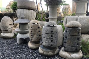 Đèn đá sân vườn