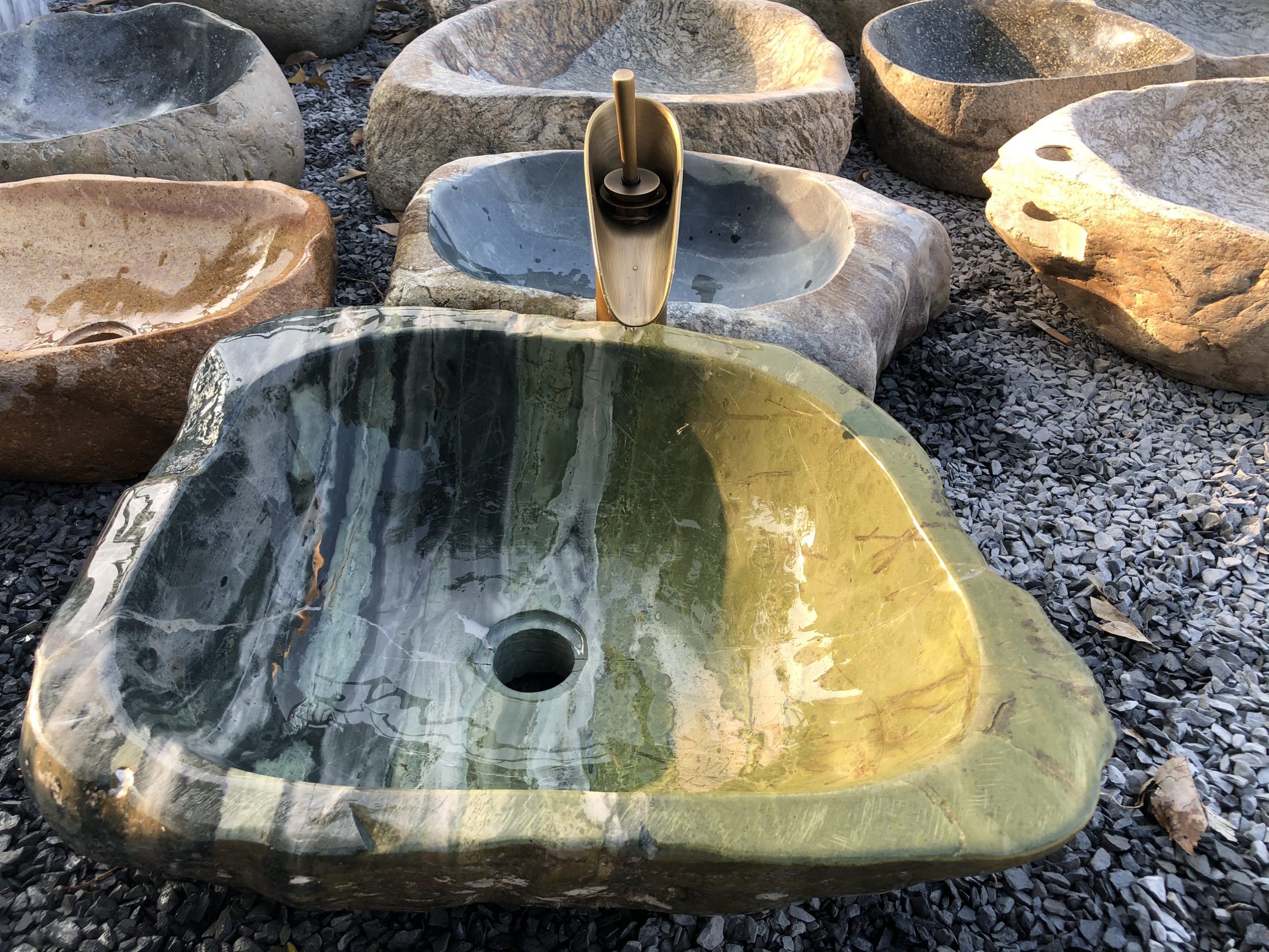 Lavabo đá phong thủy